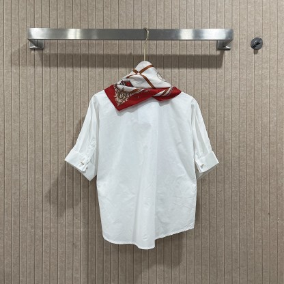 D style Short-sleeved pearl button shirt