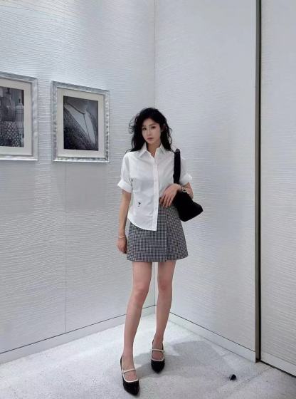 D style Short-sleeved pearl button shirt