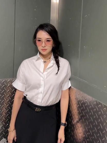 D style Short-sleeved pearl button shirt