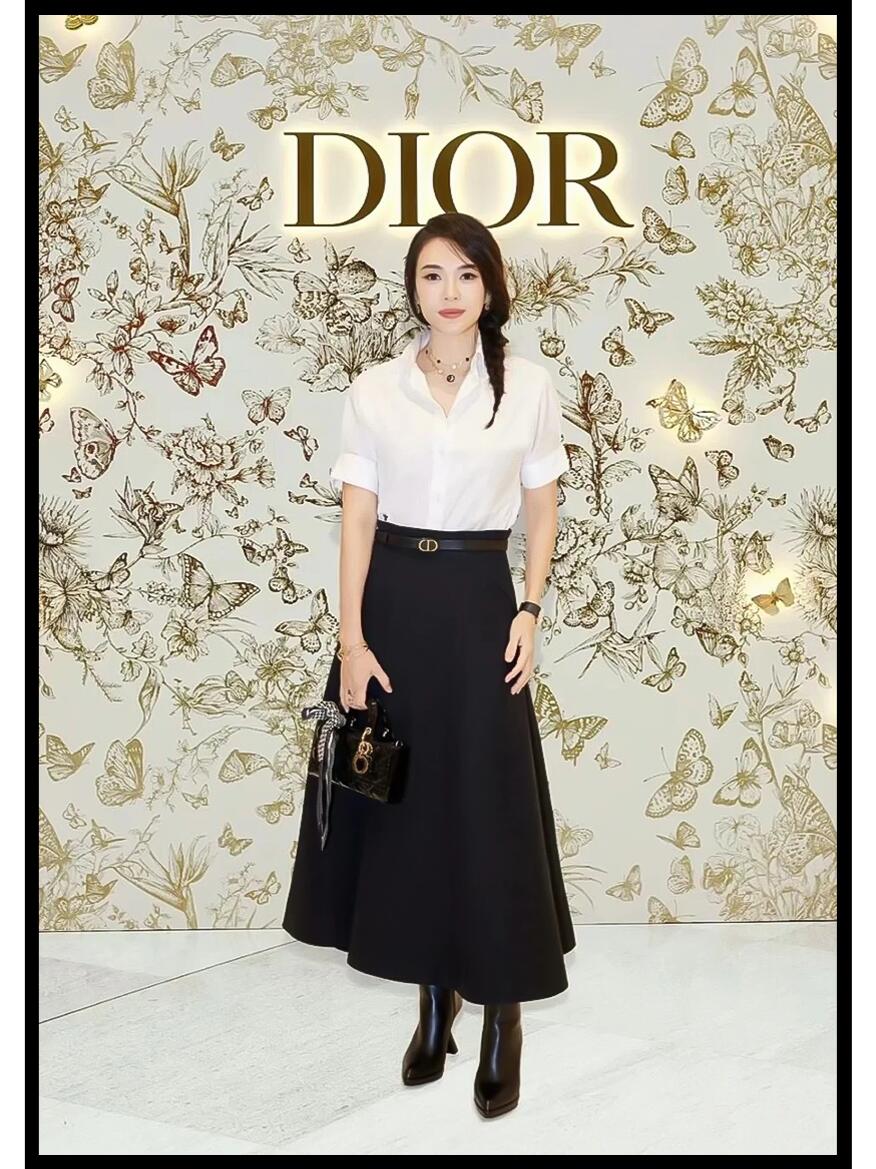 D style Short-sleeved pearl button shirt