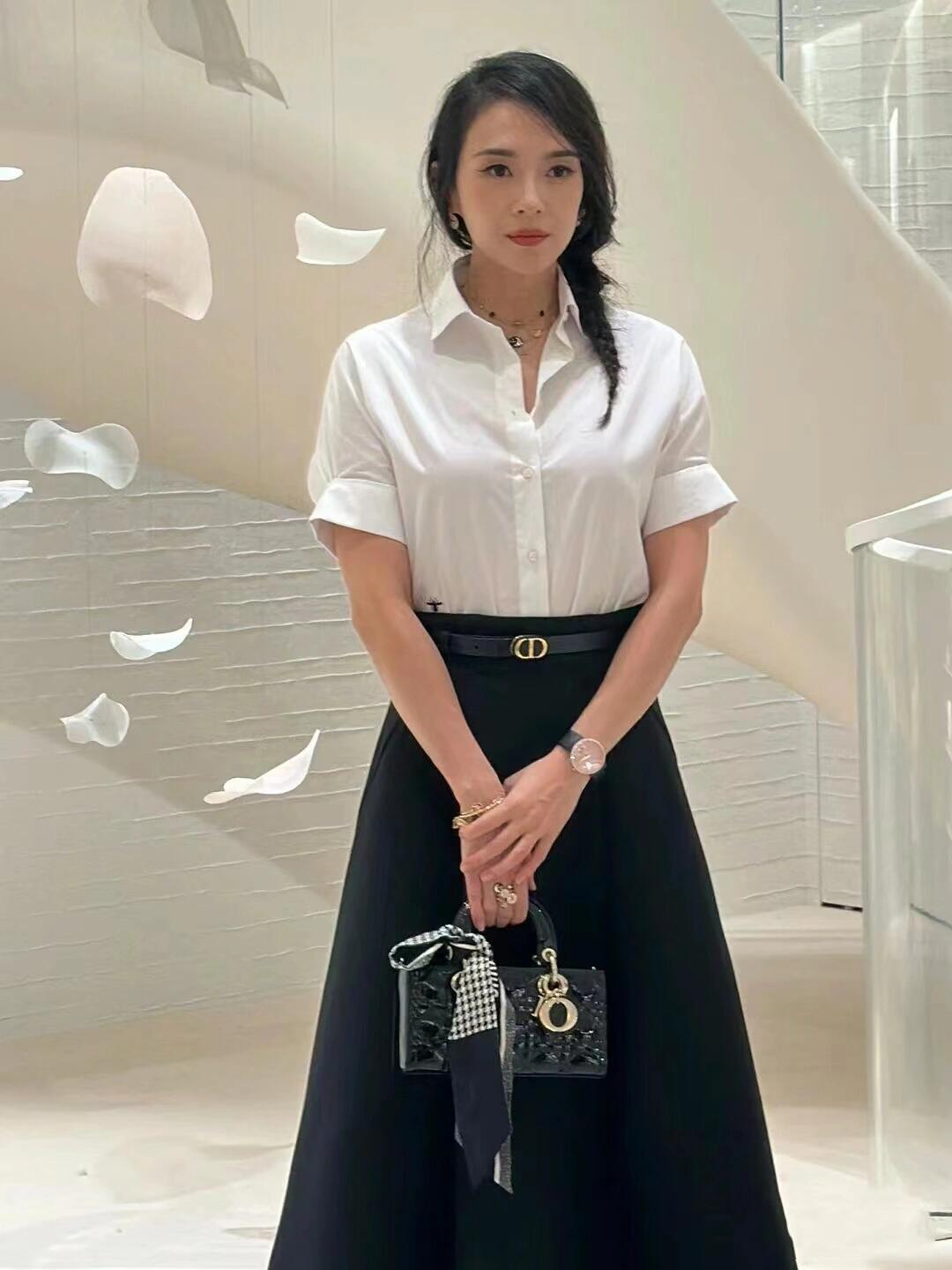 D style Short-sleeved pearl button shirt