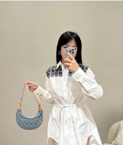 L style Shoulder embroidery tie dress