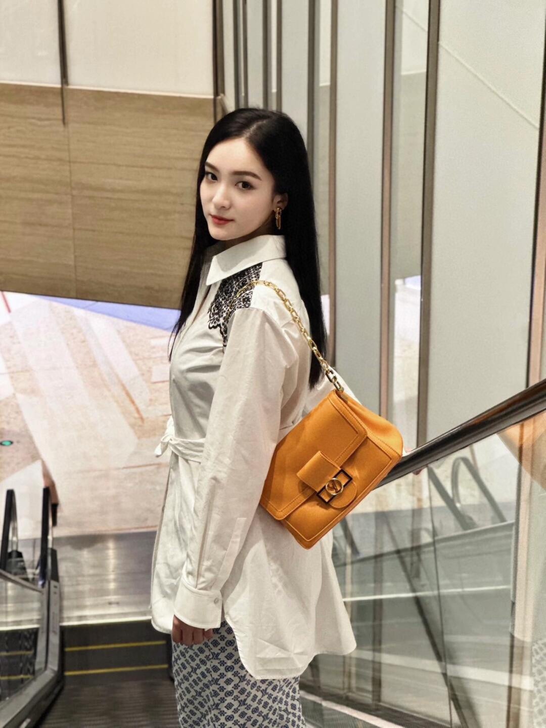 L style Shoulder embroidery tie dress