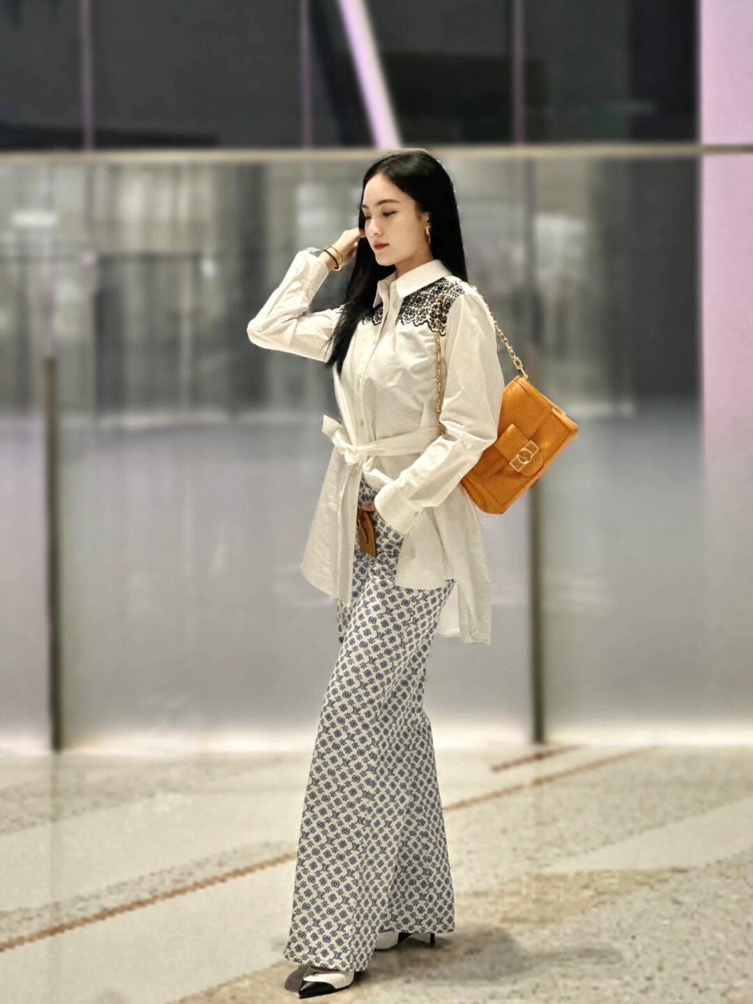 L style Shoulder embroidery tie dress