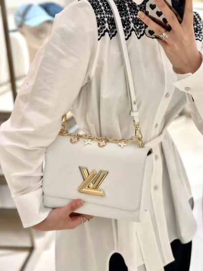 L style Shoulder embroidery tie dress