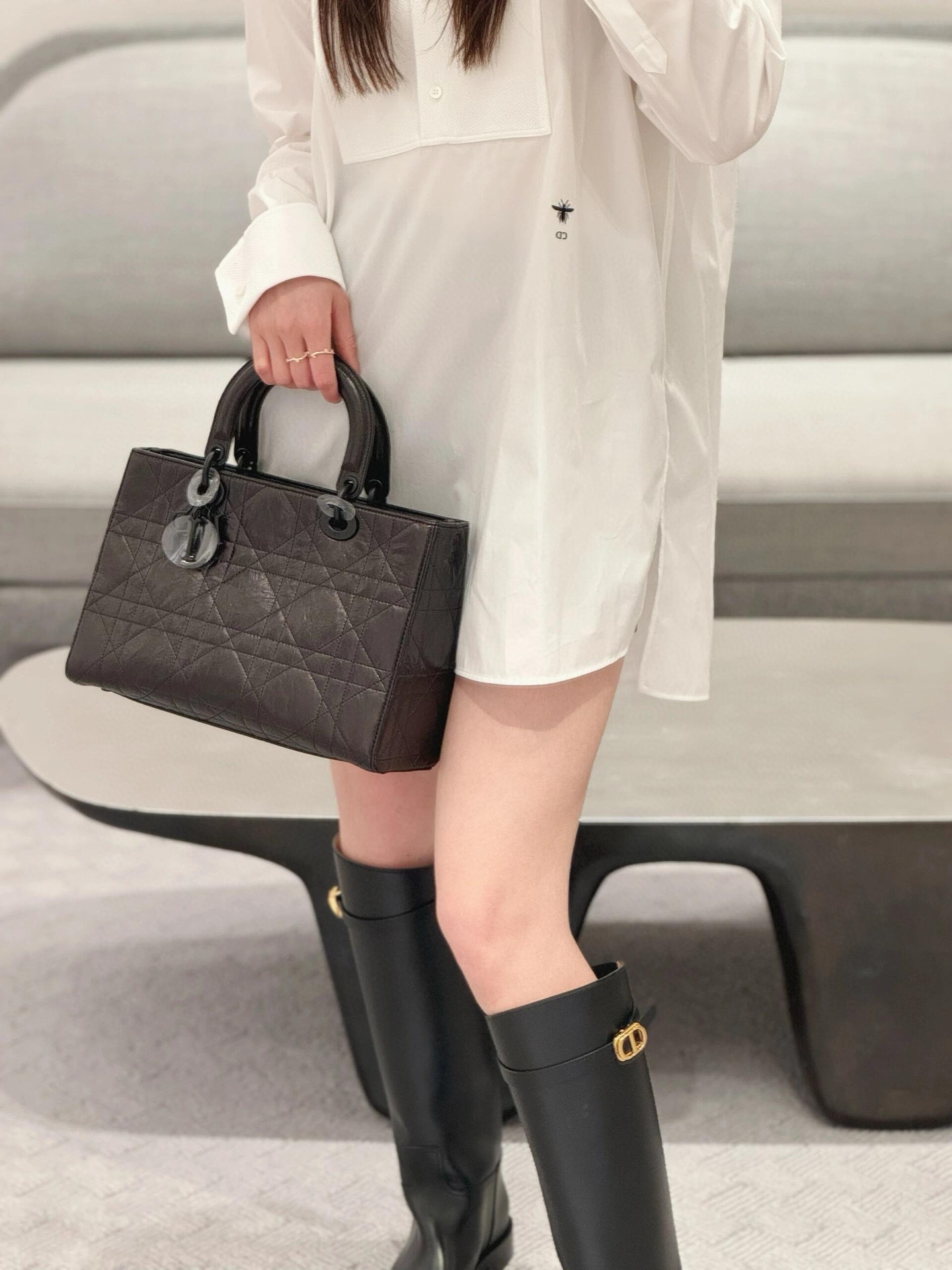 D style Minimalist white long-sleeved shirt dress