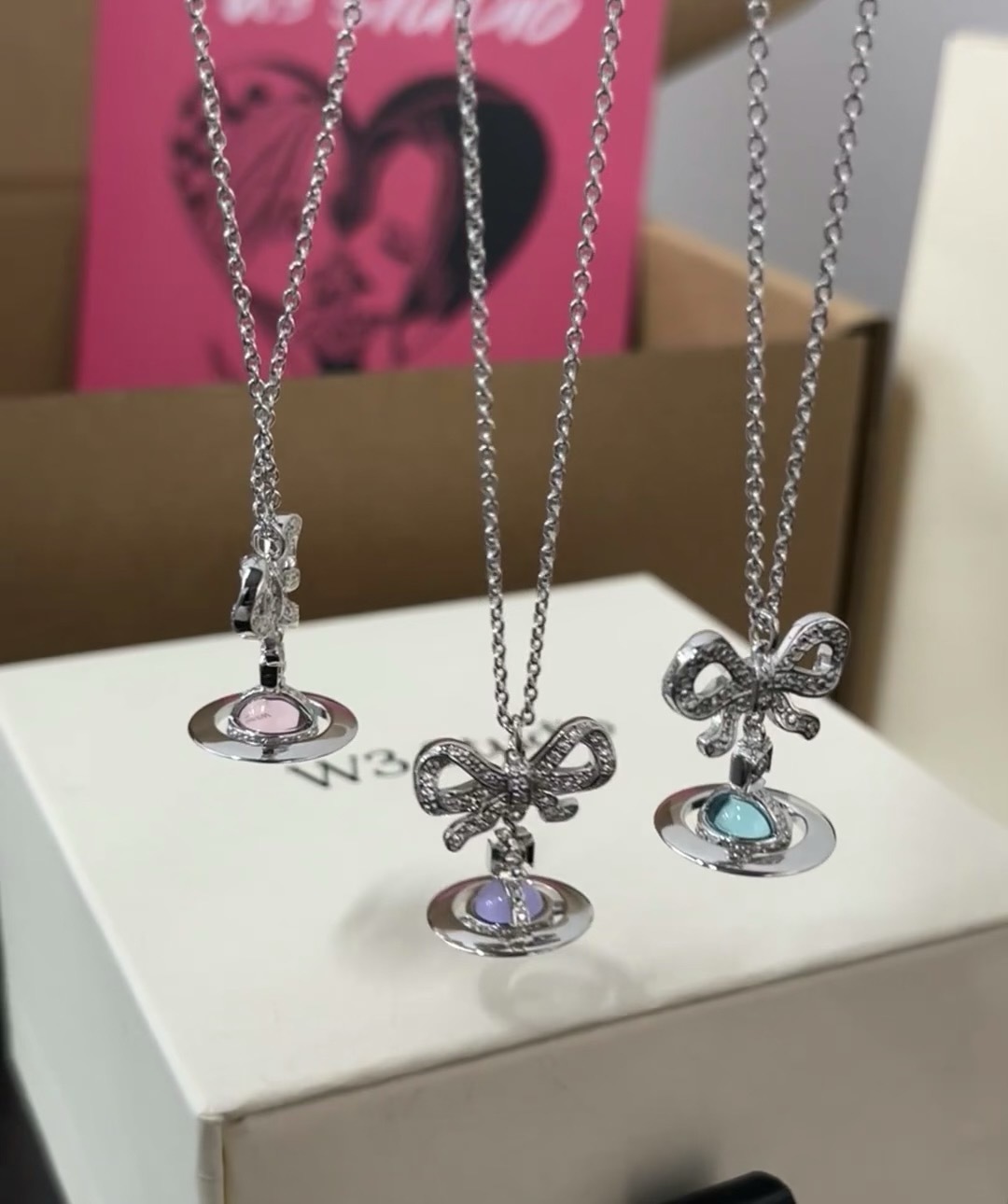 V W style necklace