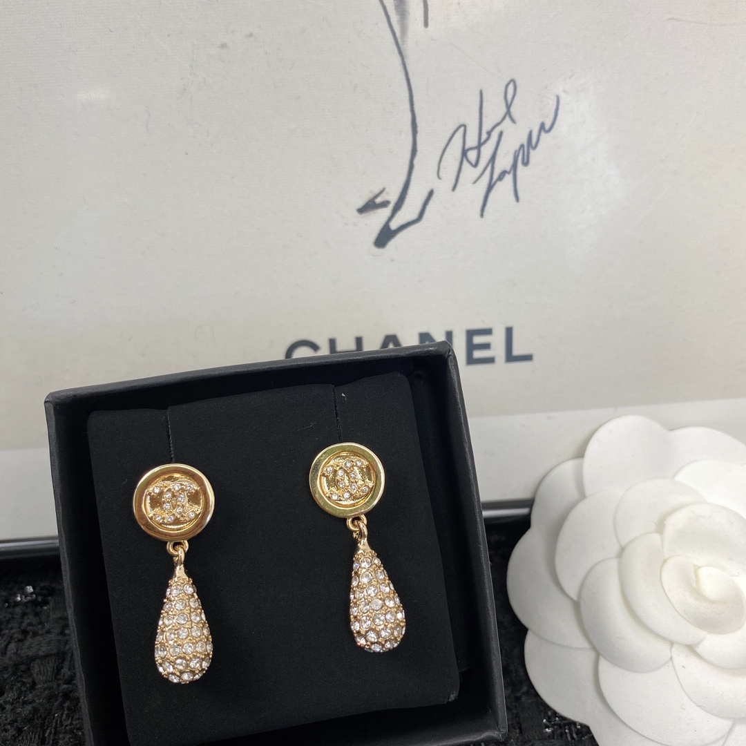 C style earrings
