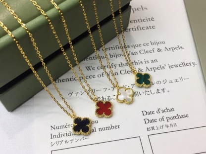 V style Necklace0.9cm