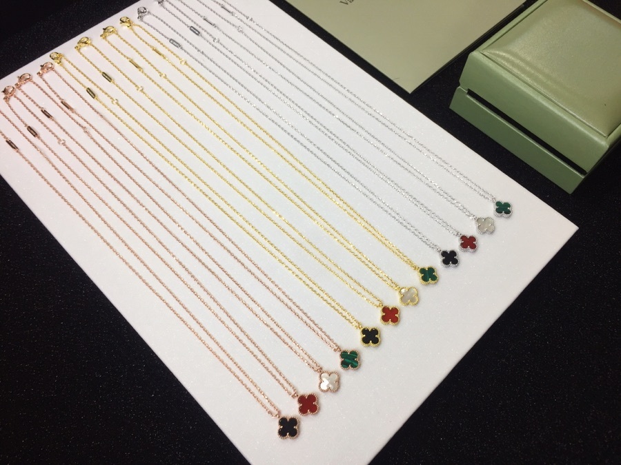 V style Necklace0.9cm