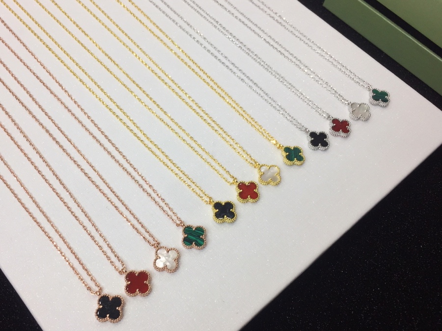 V style Necklace0.9cm