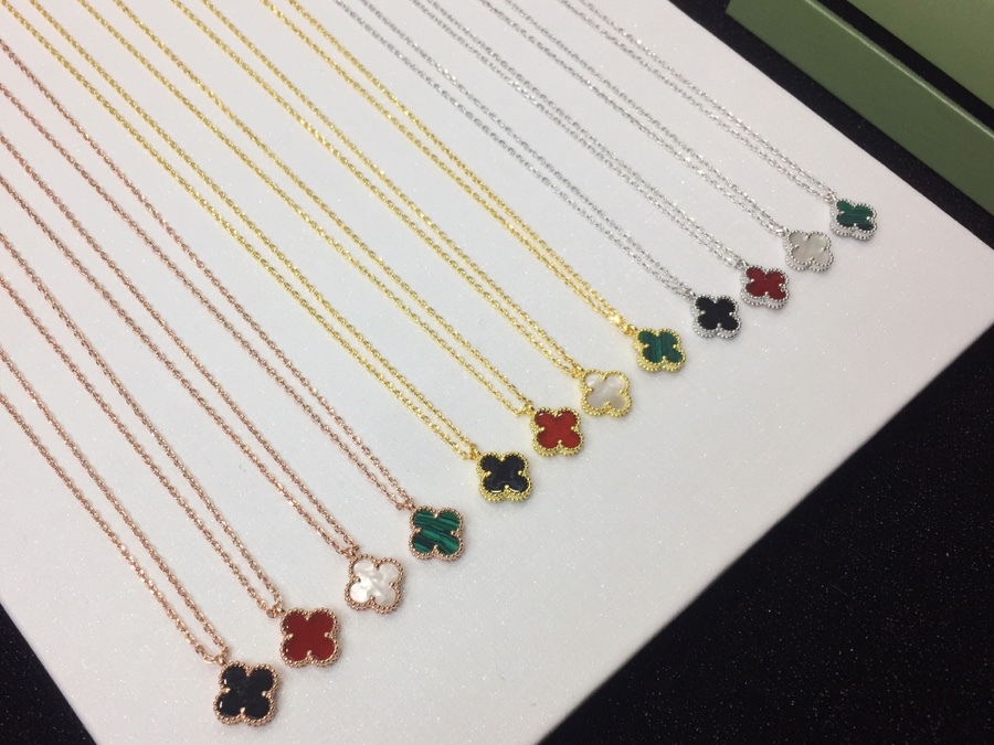 V style Necklace0.9cm