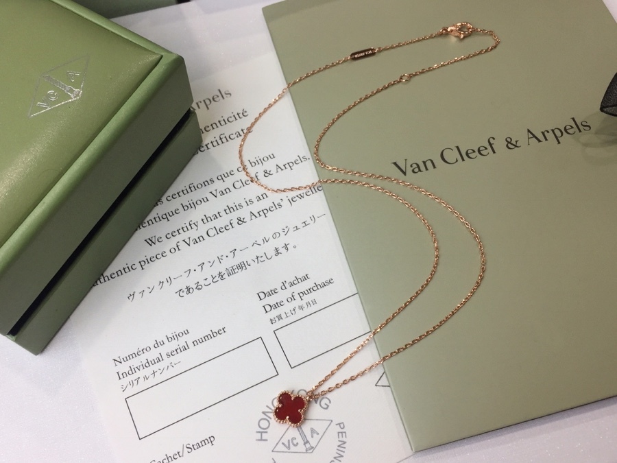 V style Necklace0.9cm