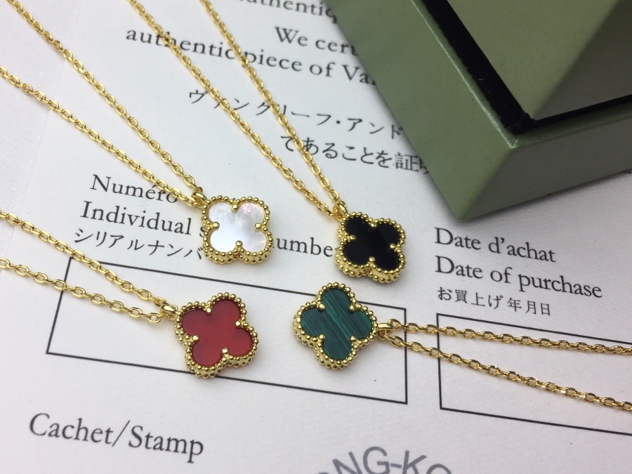 V style Necklace0.9cm