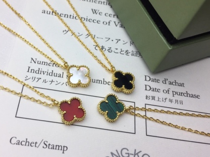 V style Necklace0.9cm
