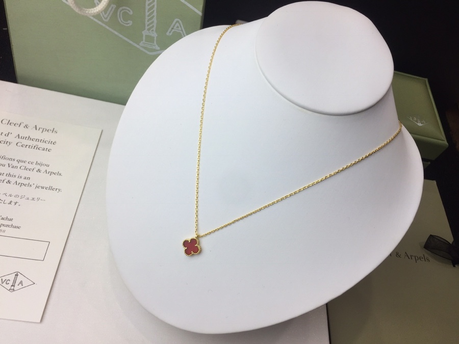 V style Necklace0.9cm