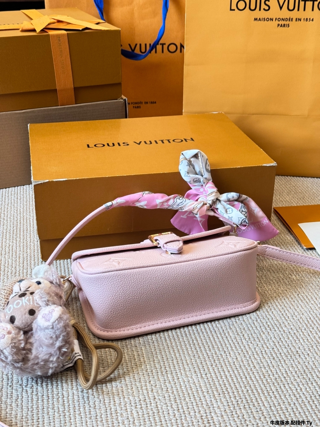 Cowhide Underarm Baguette Bag