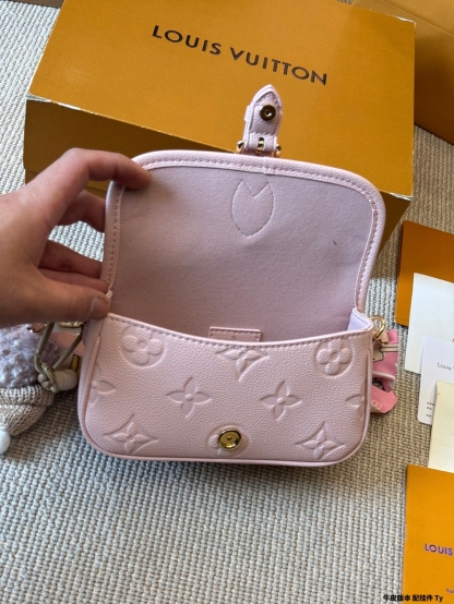 Cowhide Underarm Baguette Bag