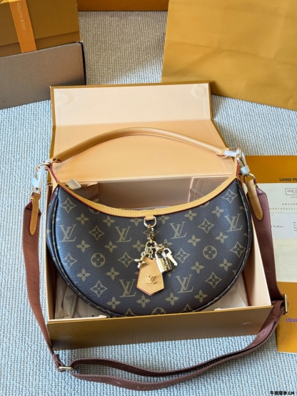 Cowhide shoulder bag 25*15cm