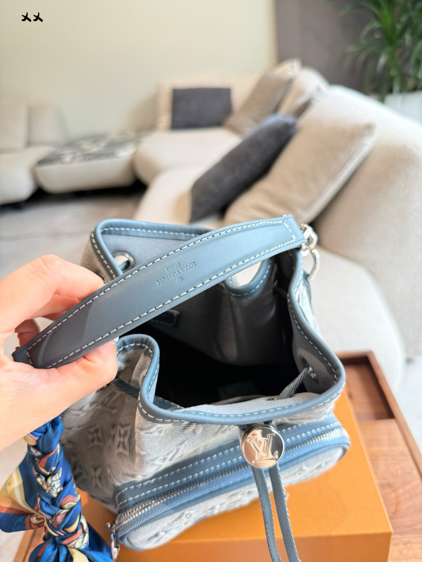 Drawstring small bucket bag embossed denim 20×23cm