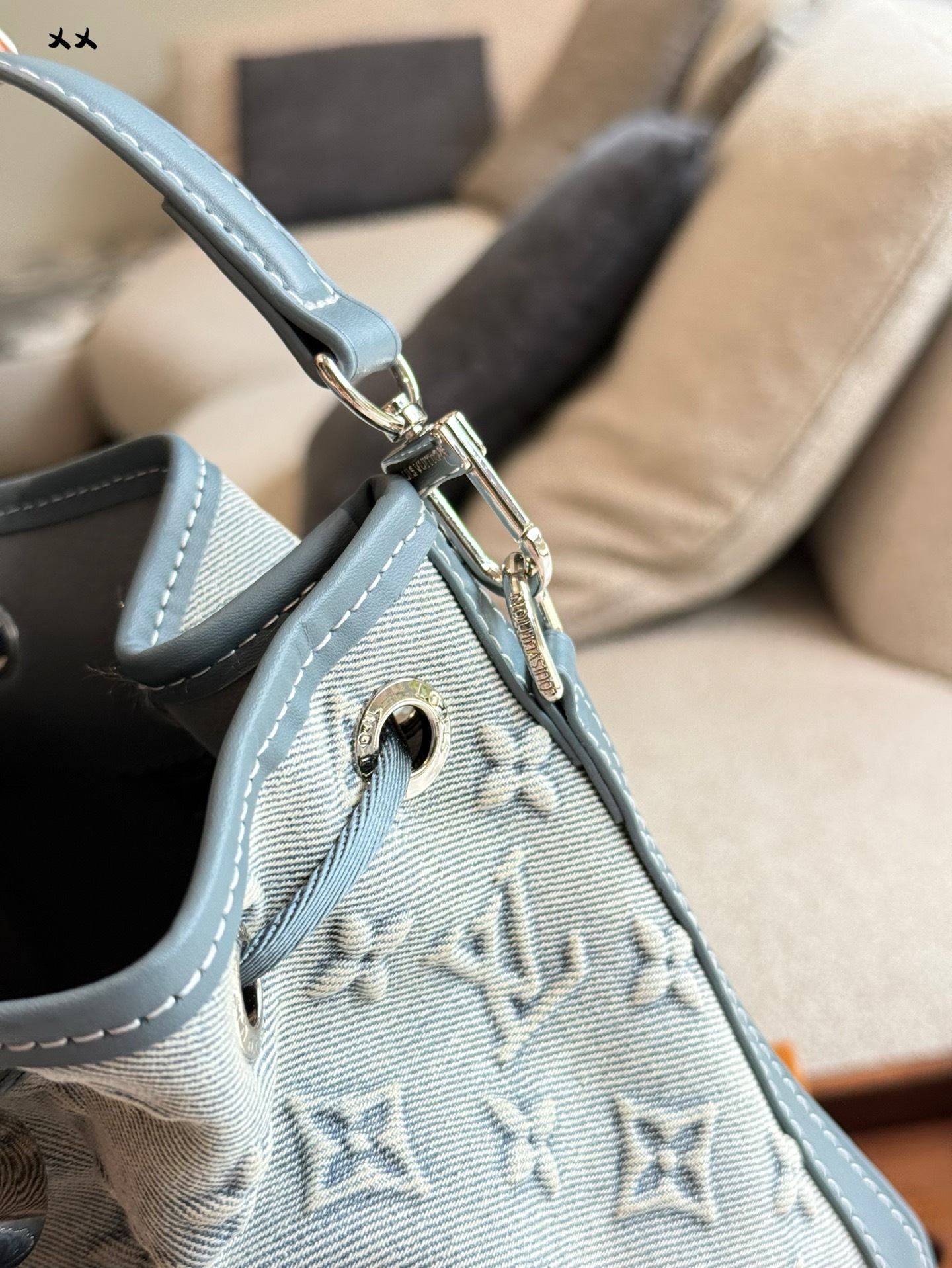 Drawstring small bucket bag embossed denim 20×23cm