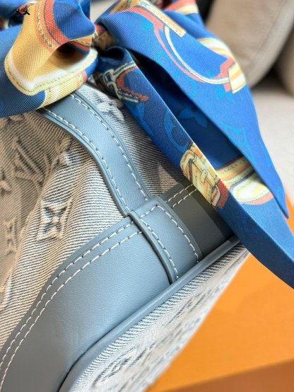 Drawstring small bucket bag embossed denim 20×23cm