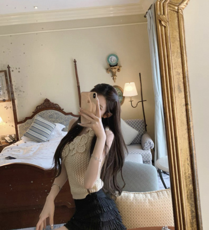 Off-shoulder knit top