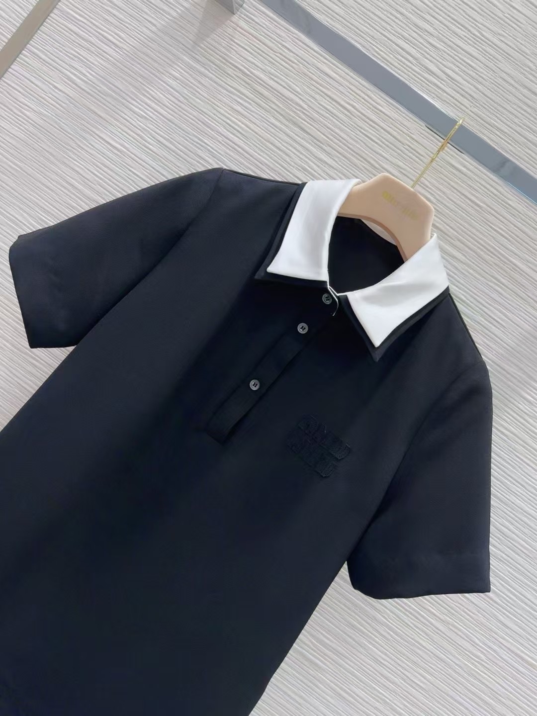 Double collar skirt