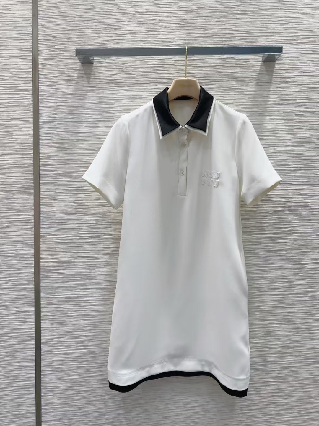 Double collar skirt