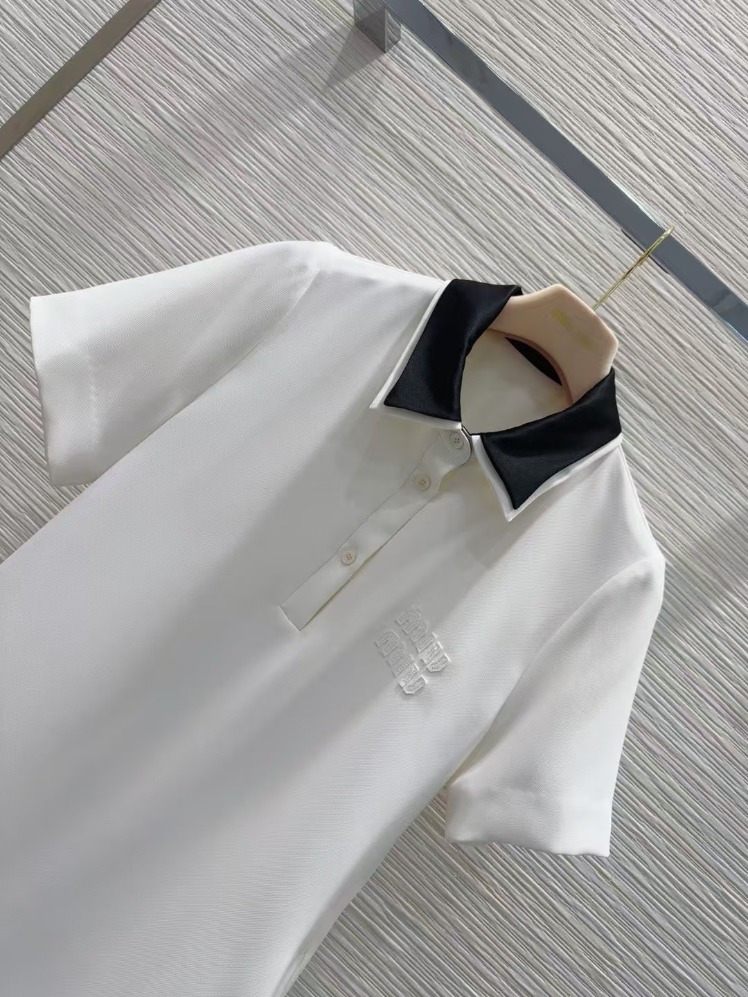 Double collar skirt