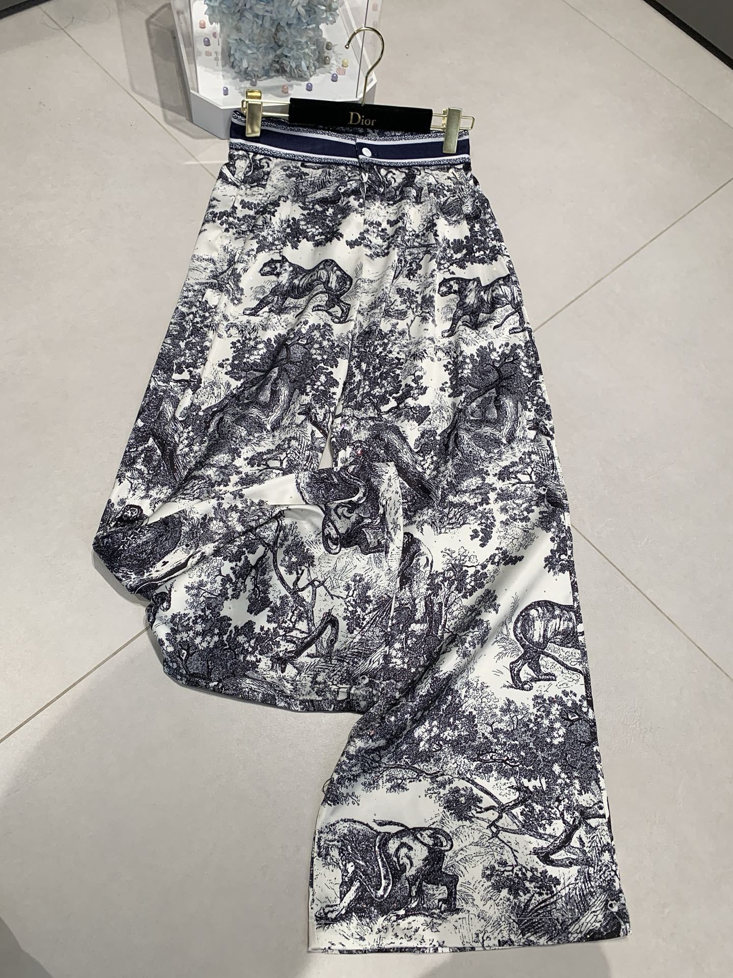 Short-sleeved high-waisted trousers suit