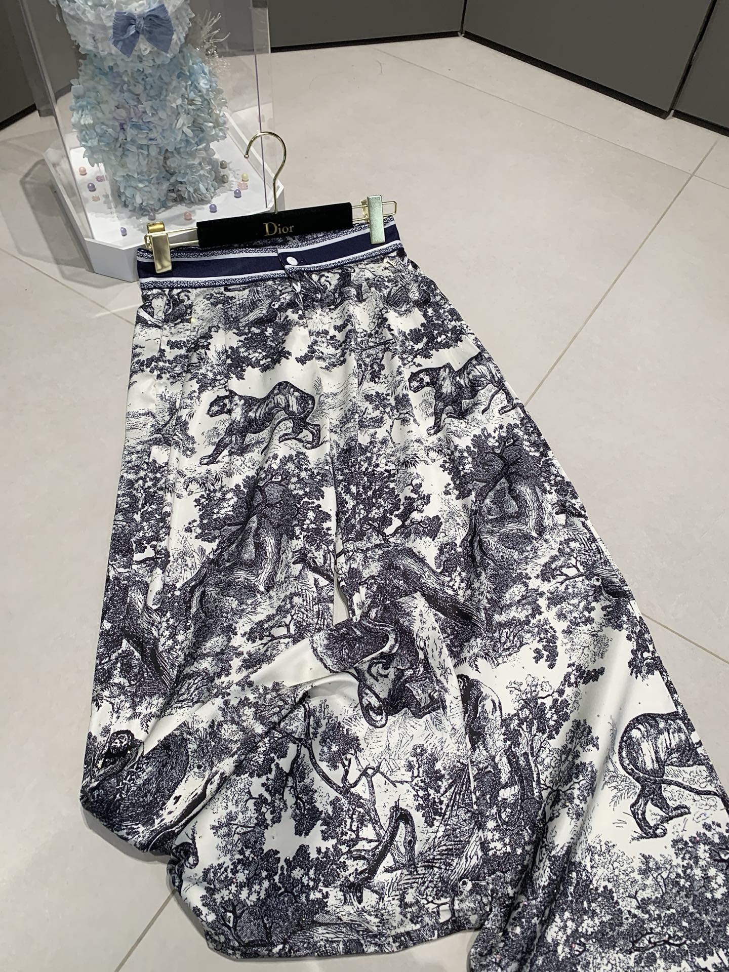 Short-sleeved high-waisted trousers suit