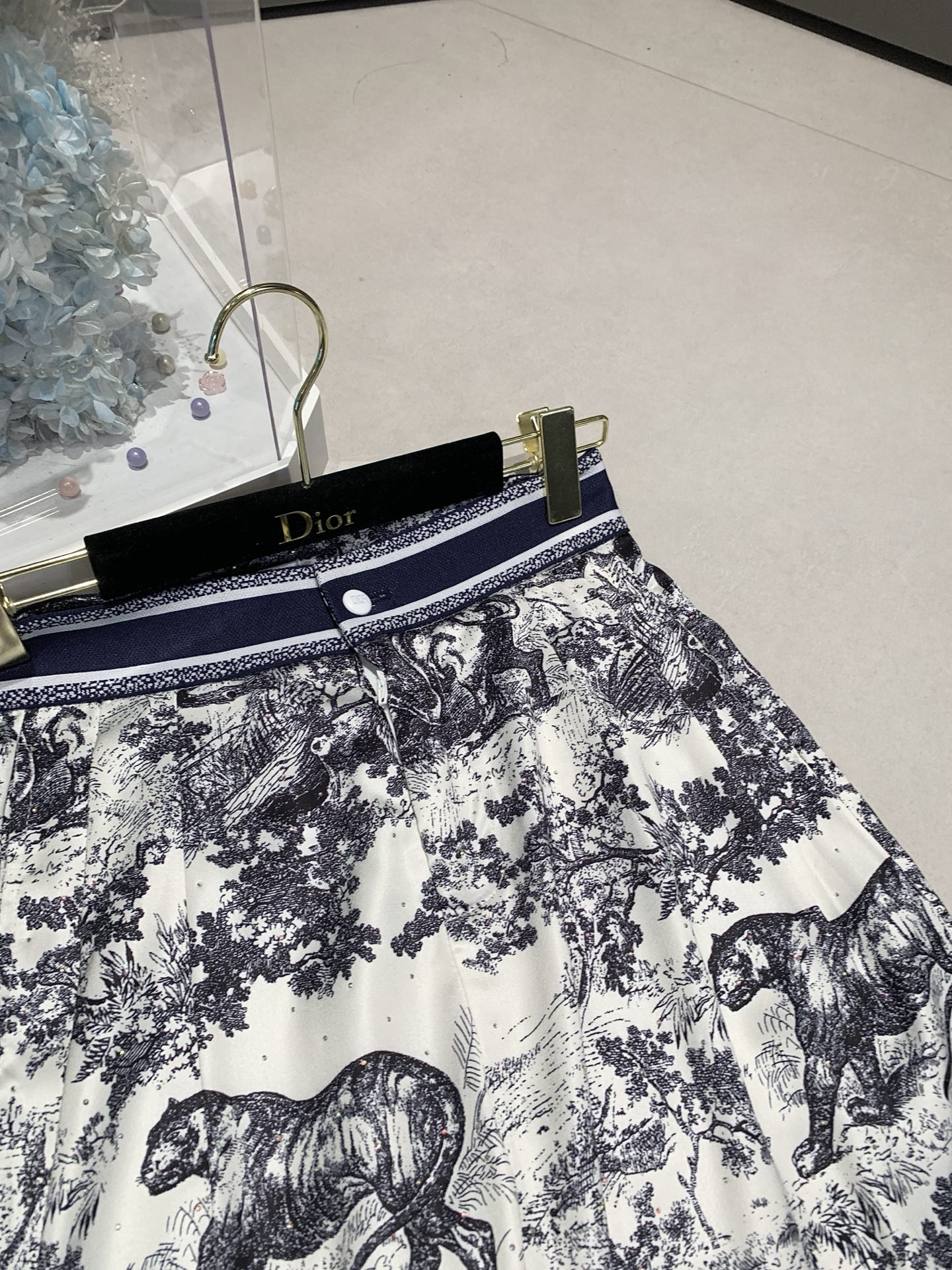 Short-sleeved high-waisted trousers suit