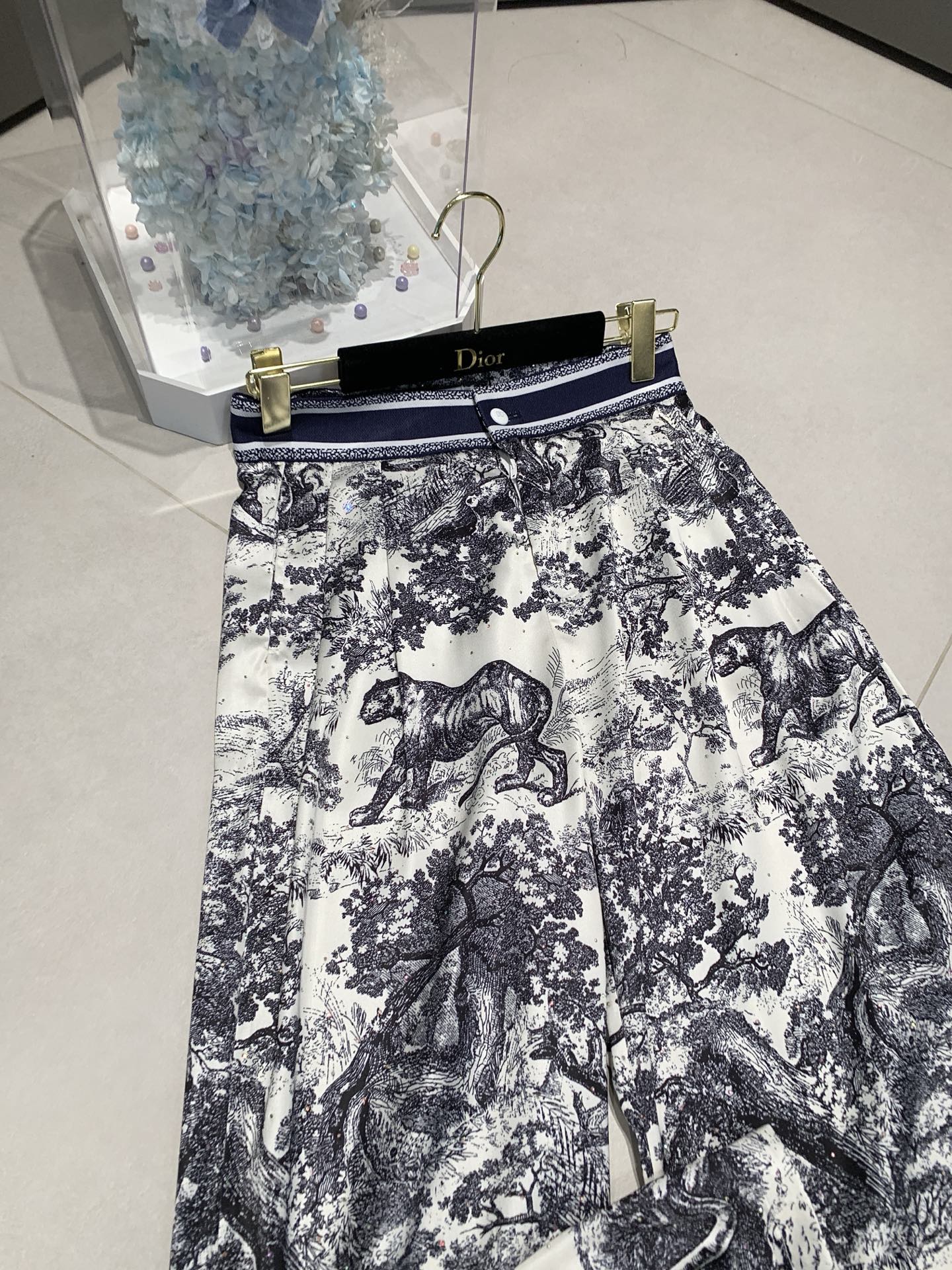 Short-sleeved high-waisted trousers suit