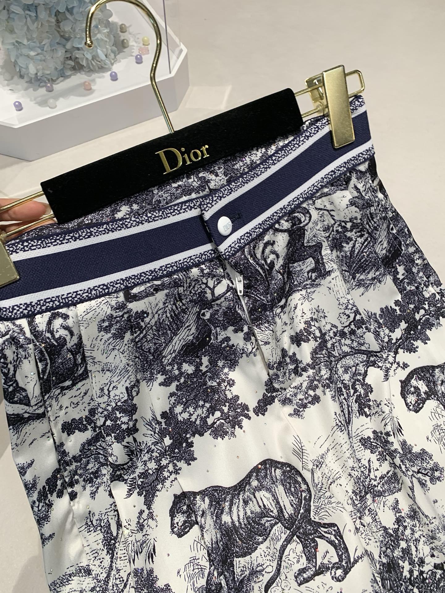 Short-sleeved high-waisted trousers suit