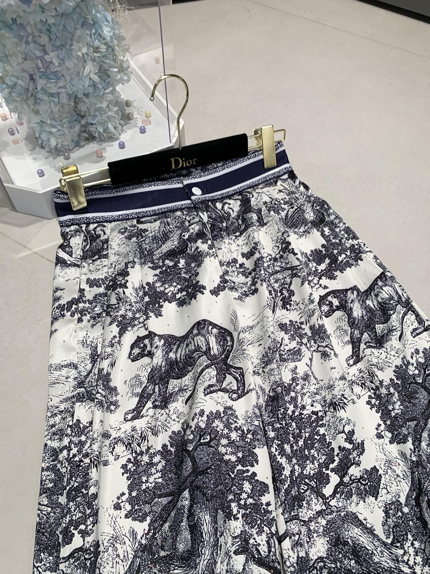 Short-sleeved high-waisted trousers suit