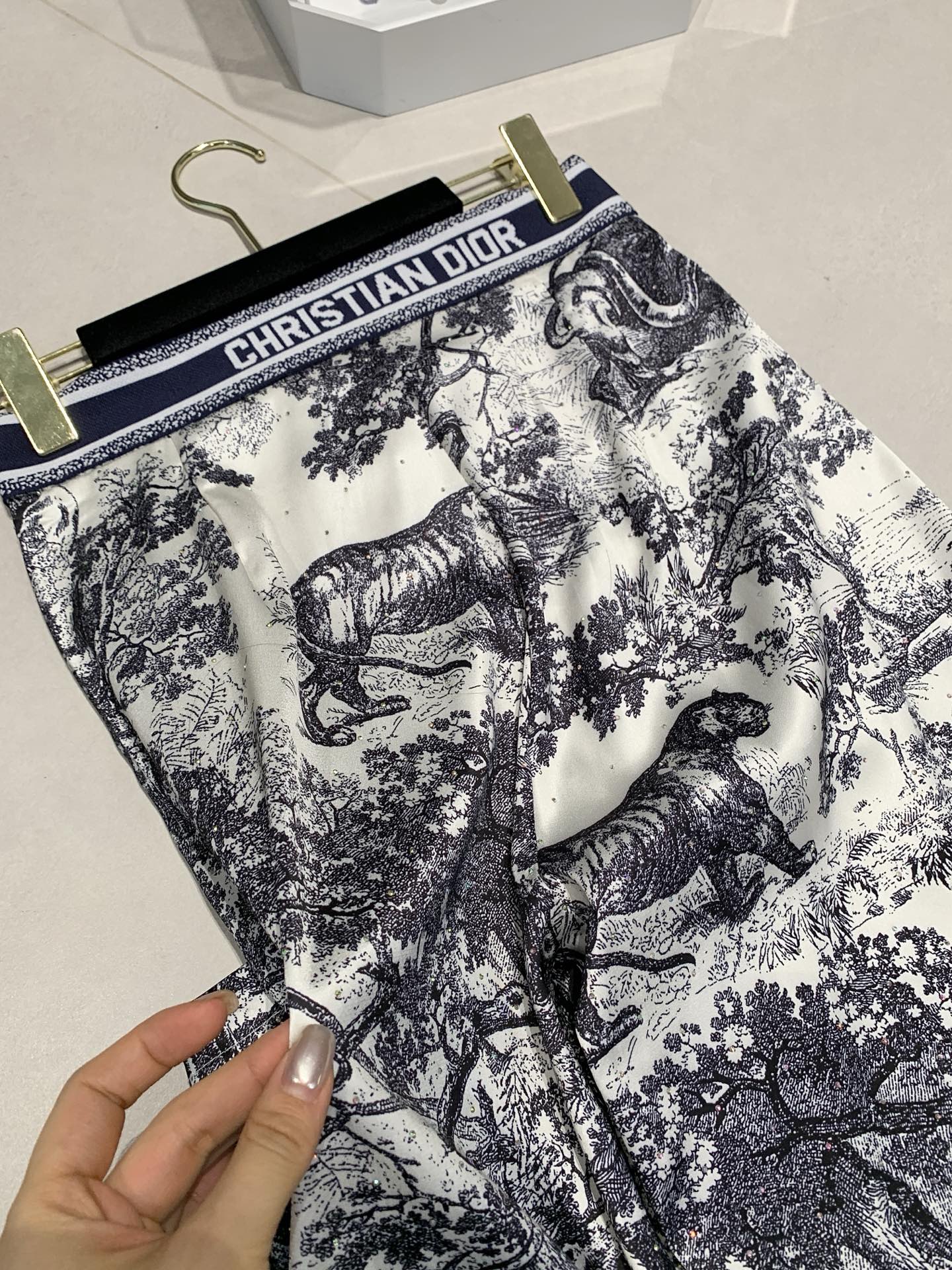 Short-sleeved high-waisted trousers suit