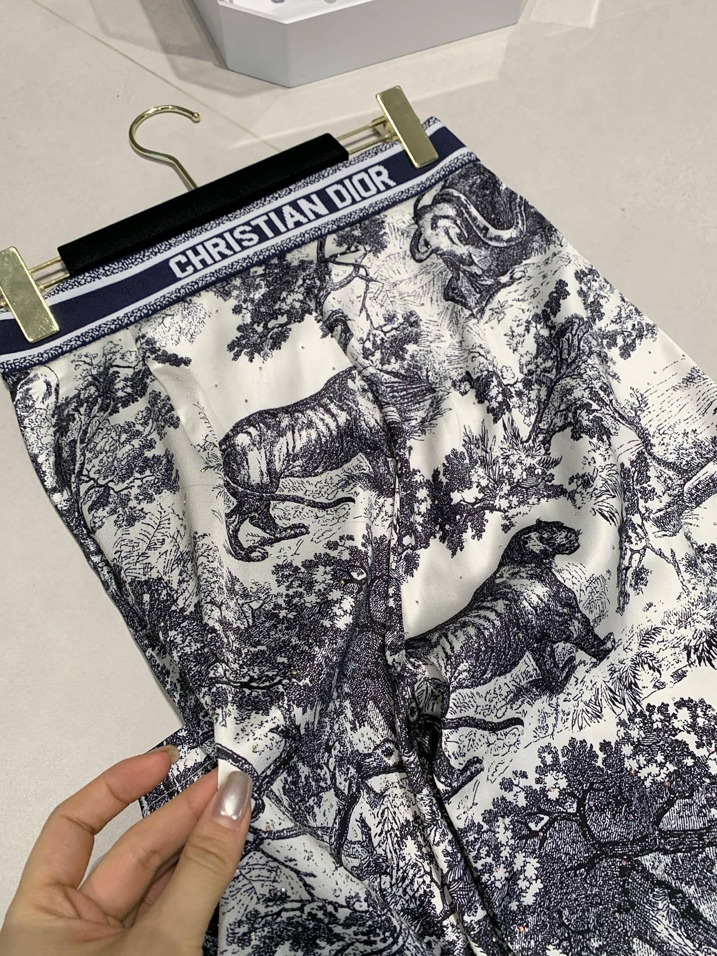 Short-sleeved high-waisted trousers suit