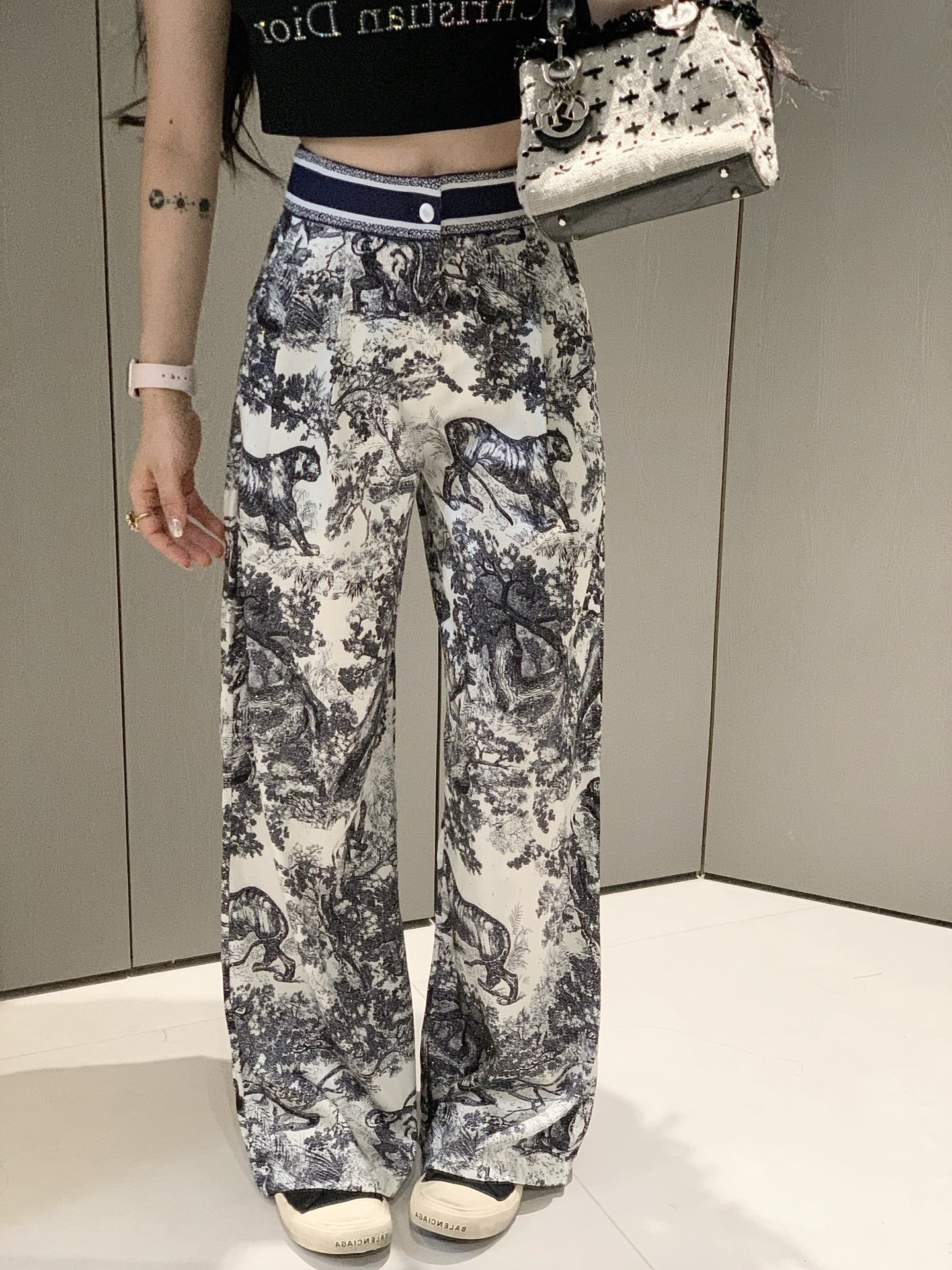 Short-sleeved high-waisted trousers suit