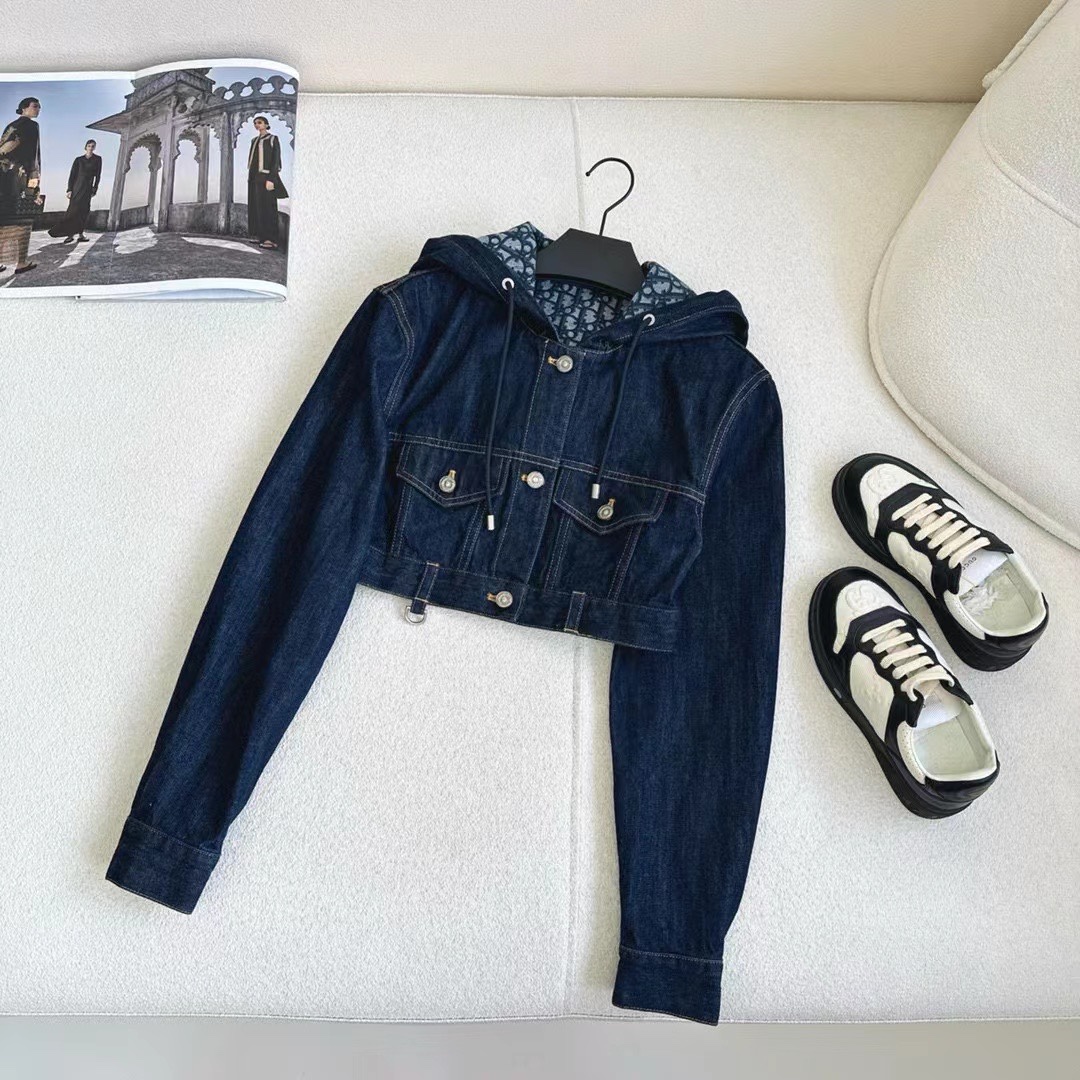 Short hooded jacket + straight jeans set