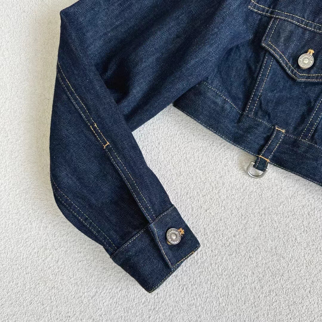 Short hooded jacket + straight jeans set