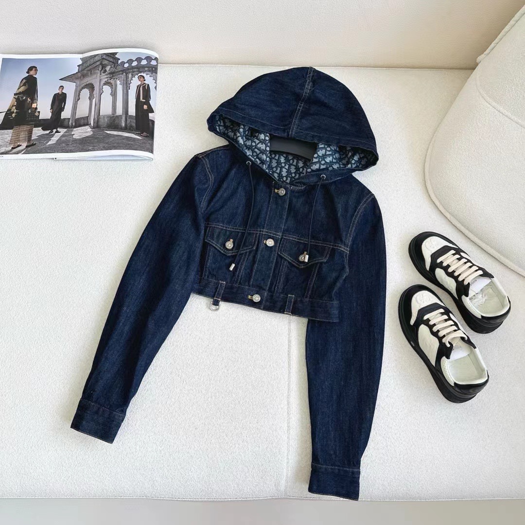 Short hooded jacket + straight jeans set