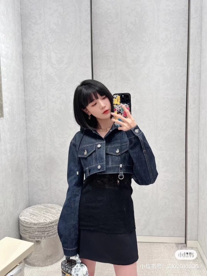 Short hooded jacket + straight jeans set