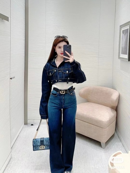 Short hooded jacket + straight jeans set