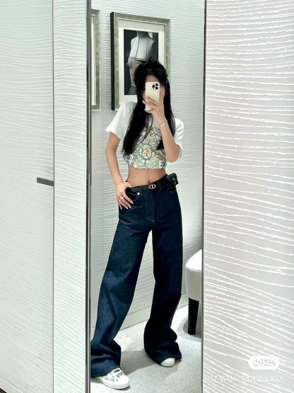 Short hooded jacket + straight jeans set