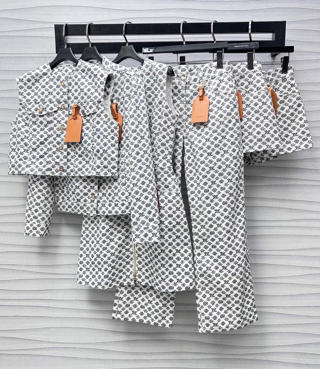 Printed Cropped Vest