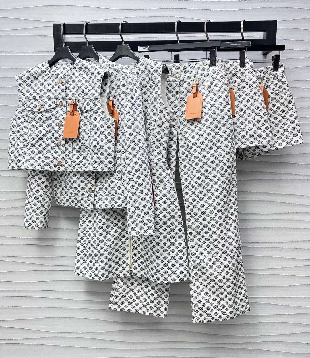 Printed Cropped Vest