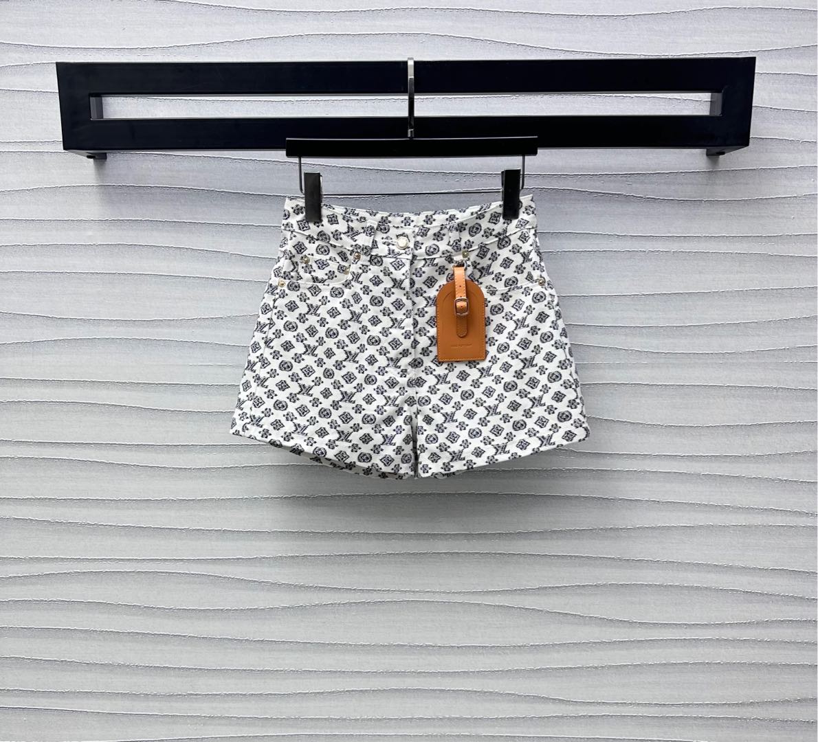 Printed high waist shorts