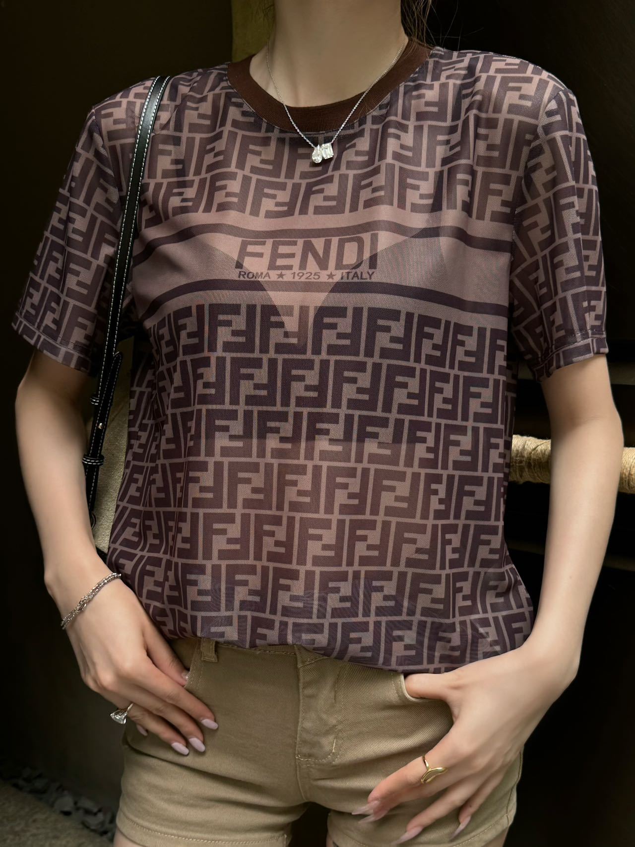 Transparent letter short sleeves