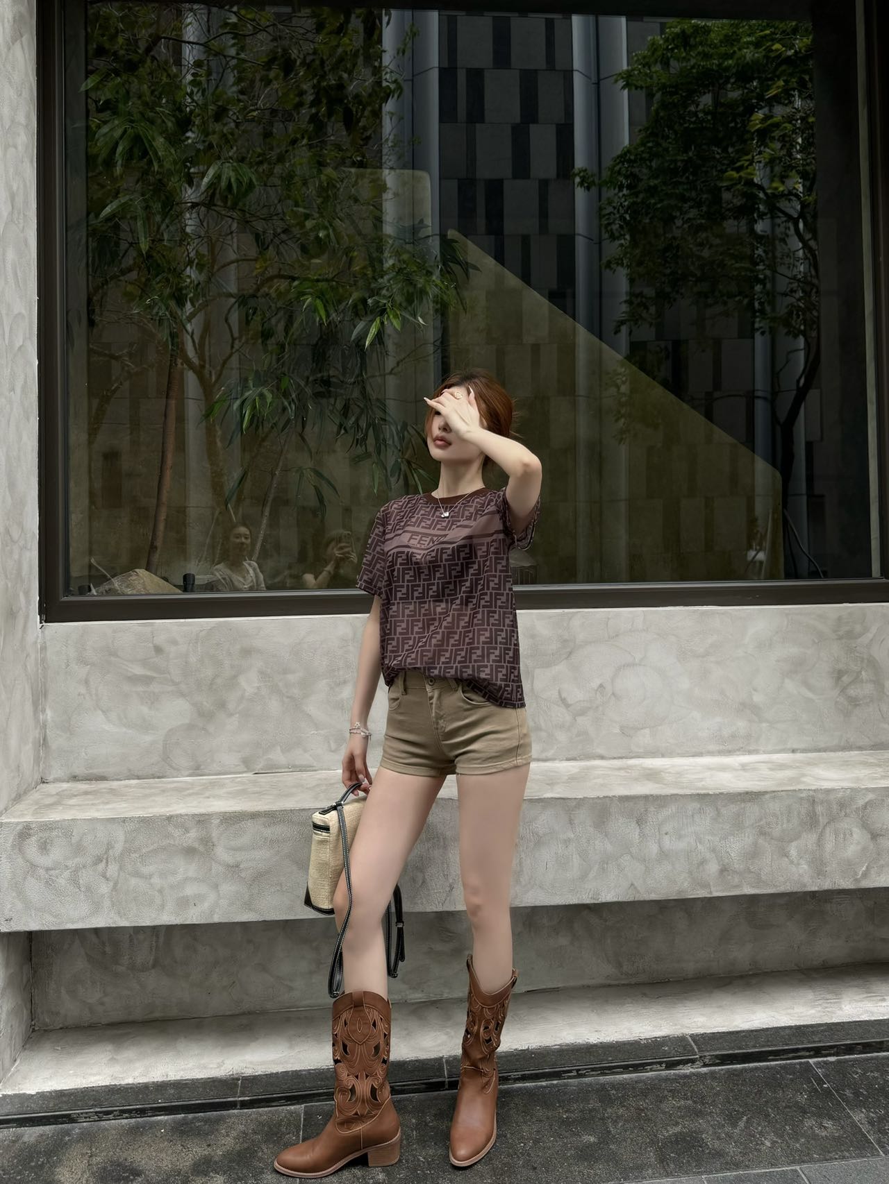 Transparent letter short sleeves